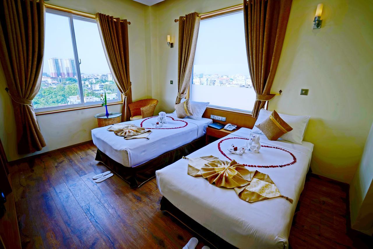 The Hotel Nova Mandalay Bagian luar foto