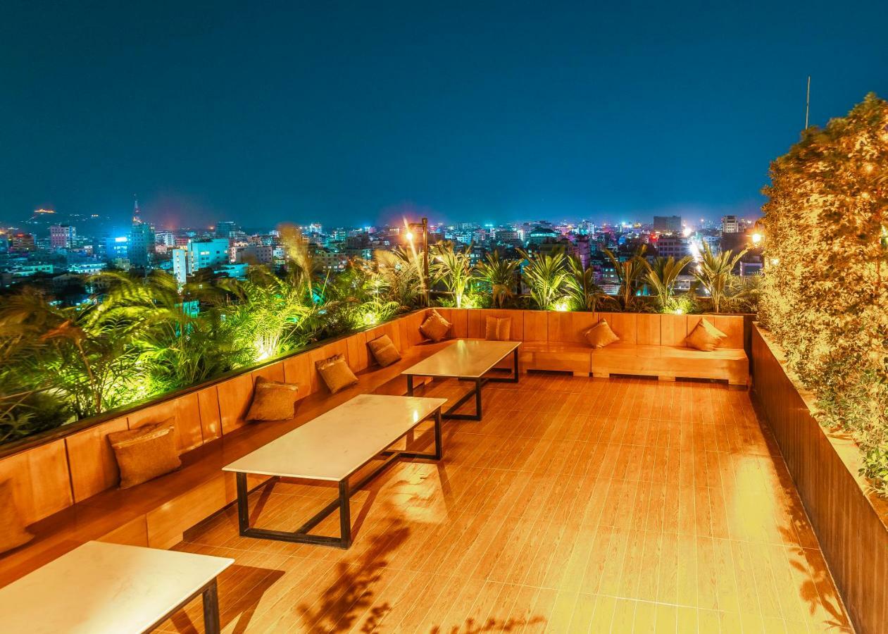 The Hotel Nova Mandalay Bagian luar foto