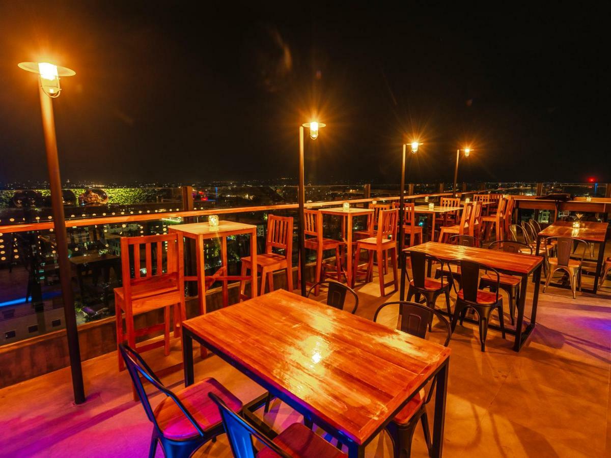 The Hotel Nova Mandalay Bagian luar foto