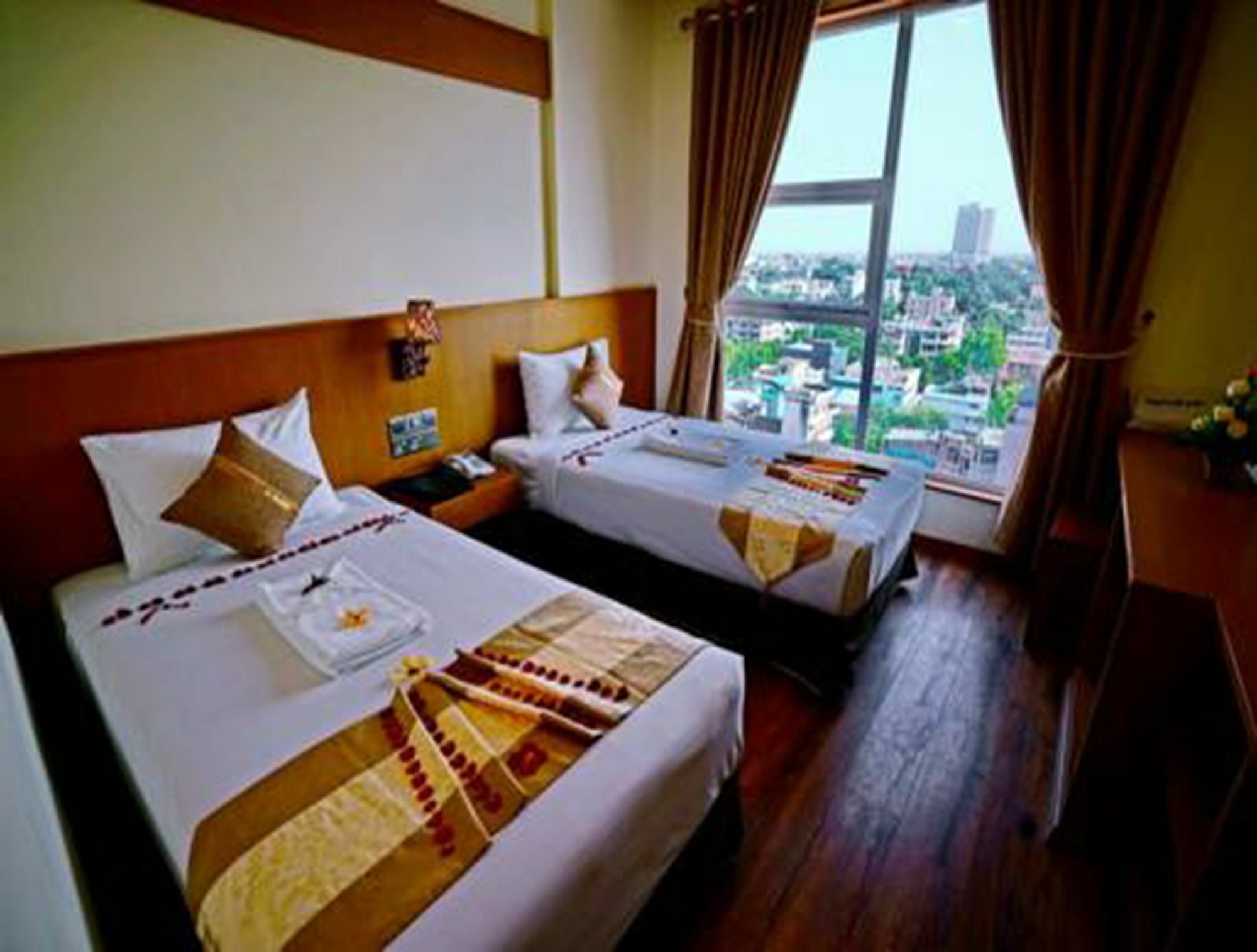 The Hotel Nova Mandalay Bagian luar foto