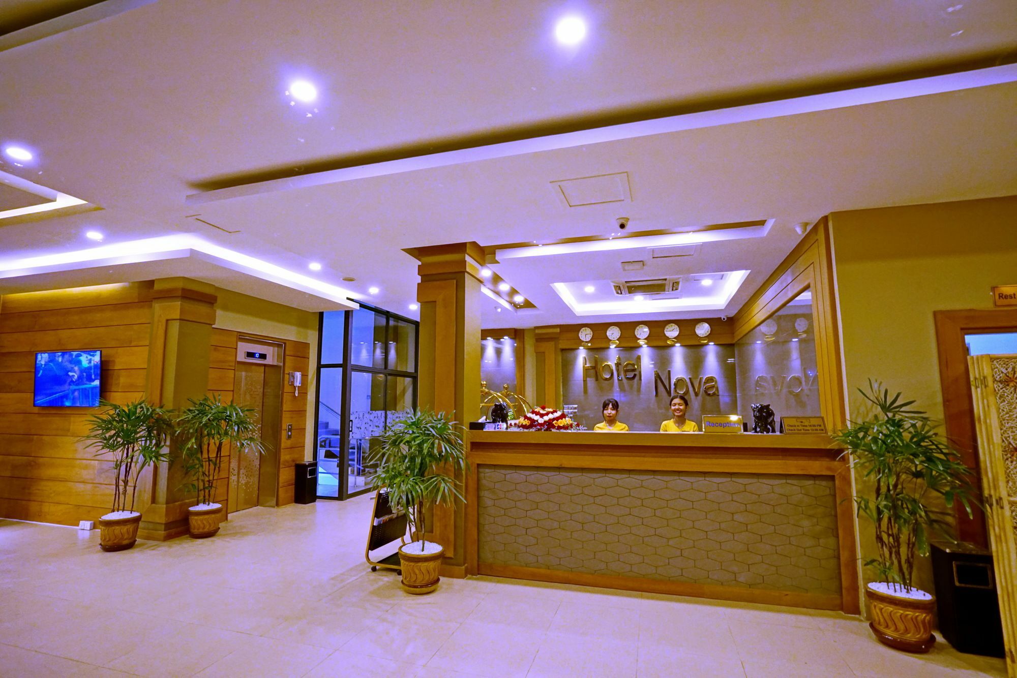 The Hotel Nova Mandalay Bagian luar foto